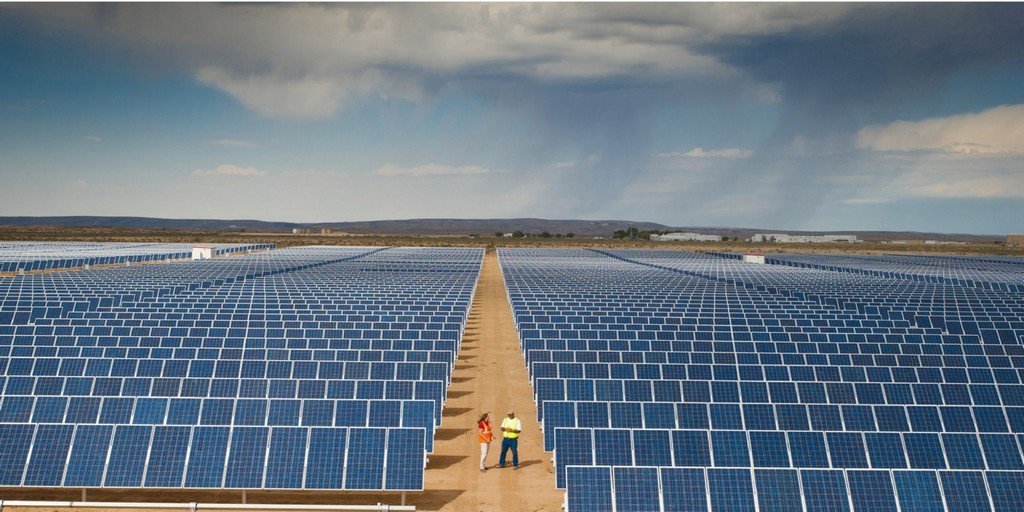 O mercado de energia solar: oportunidades de negócio e benefícios sustentáveis